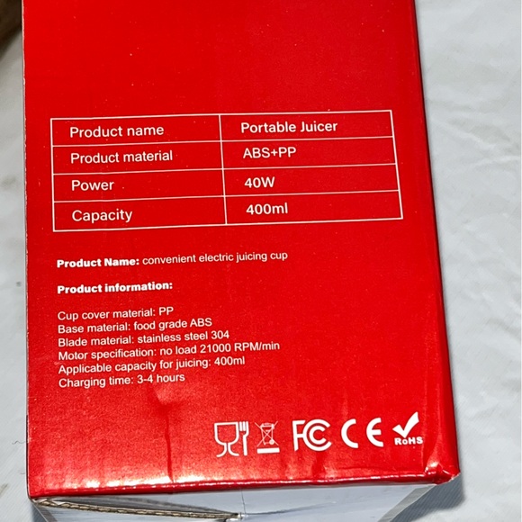 Portable blender/ juicer with insulated travel bag - New - Picture 5 of 6